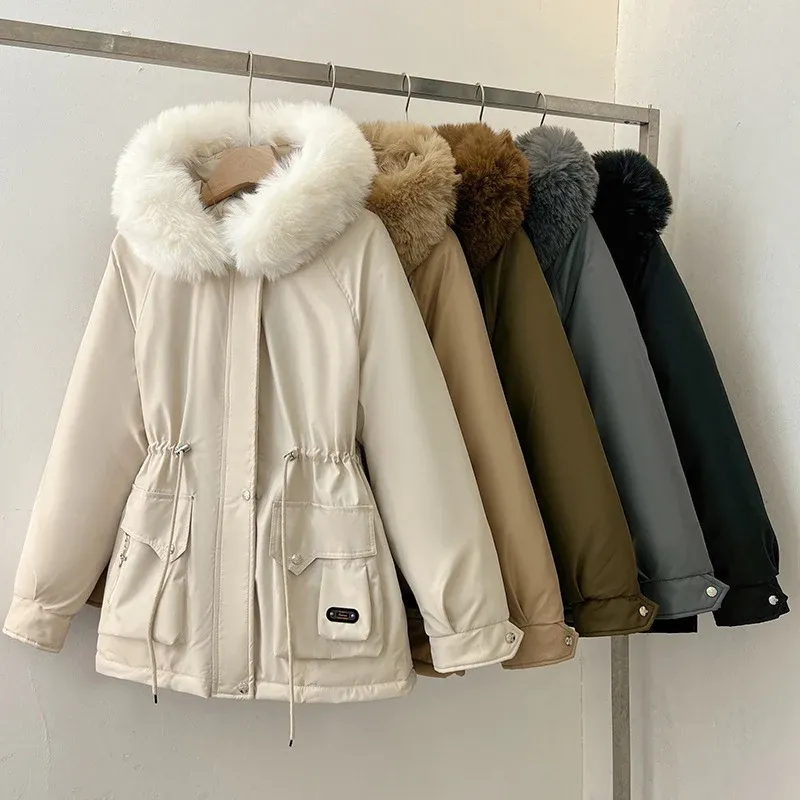 Damen Wattierter Parka mit Tunnelzugtaillierung, Kapuze und voluminösem Kunstfellkragen – Montévia